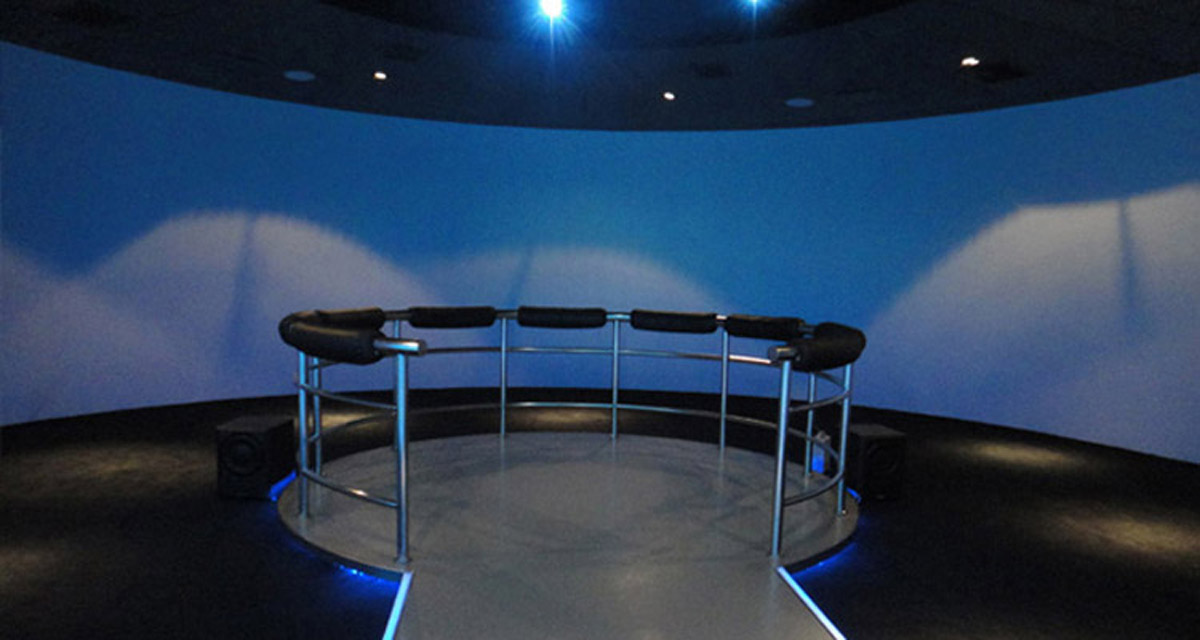 模拟体验影院,企业展厅等提供弧形360°环幕.jpg