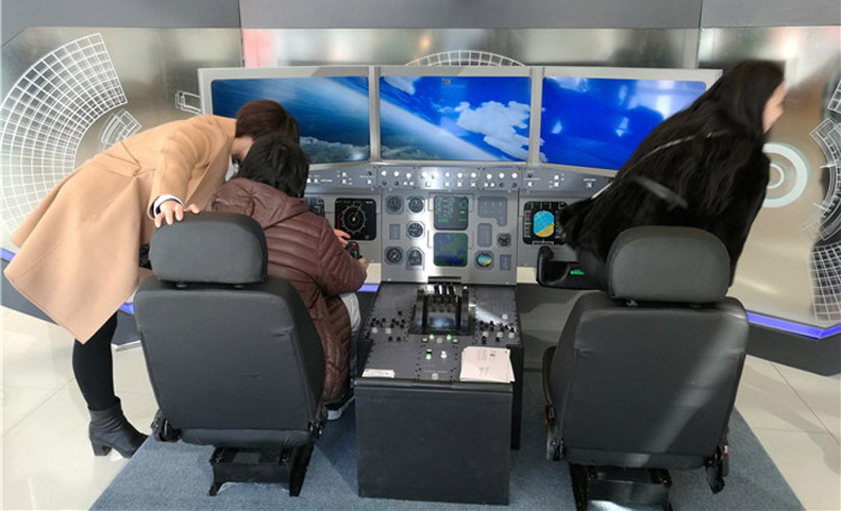 模拟体验飞行模拟体验.jpg