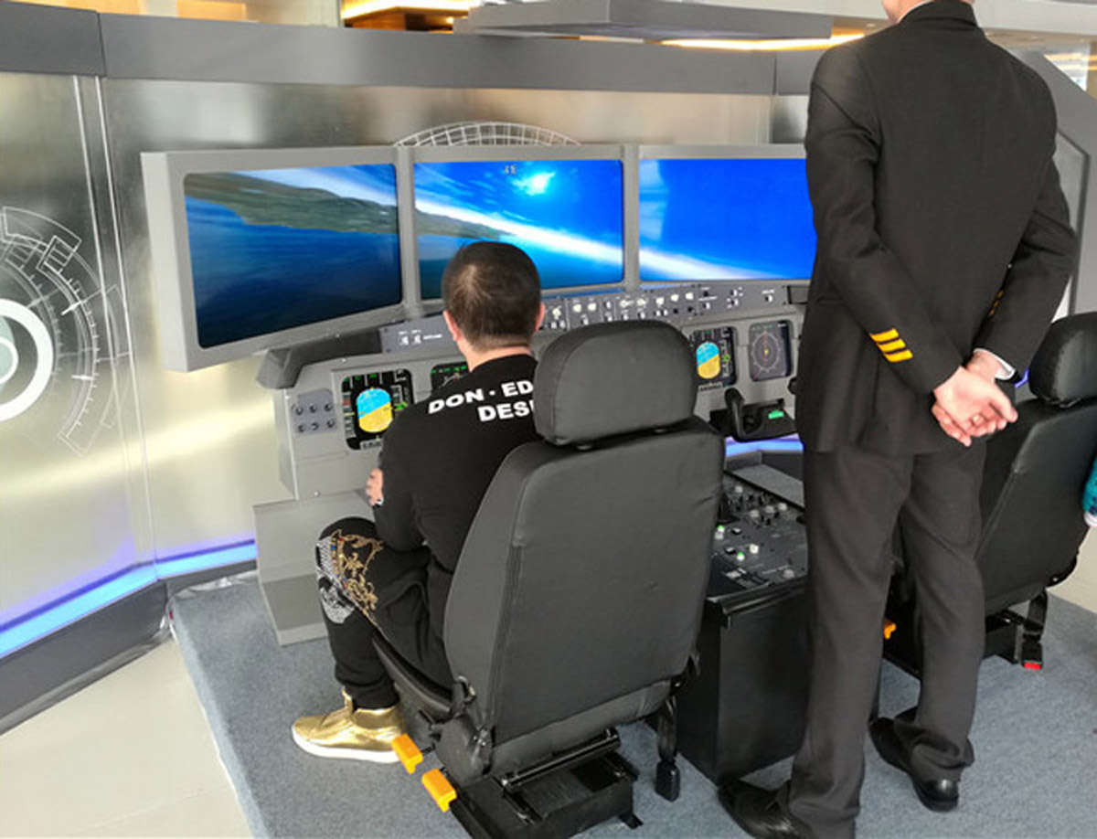 模拟体验儿童职业体验空客飞行模拟器.jpg