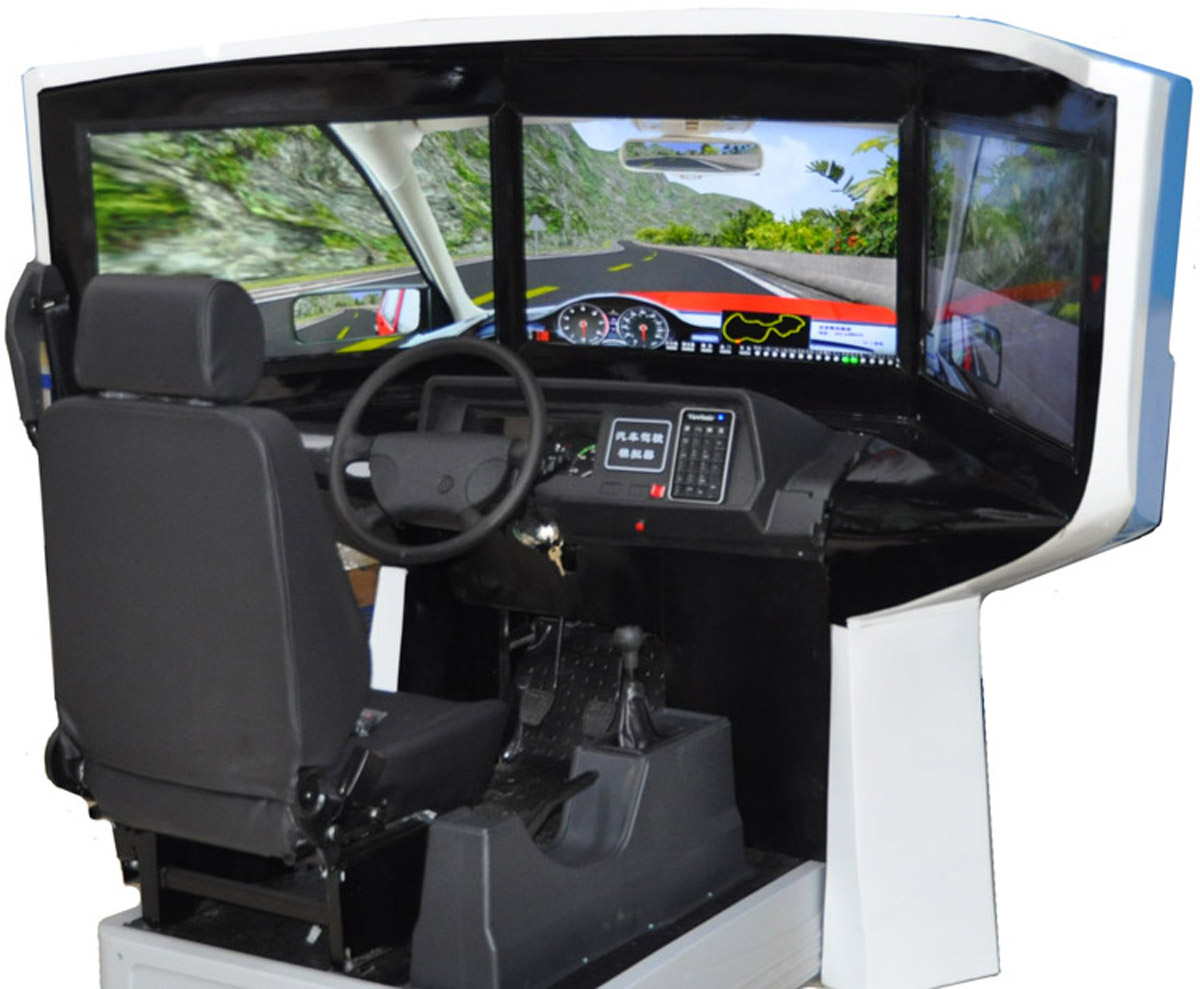 模拟体验三屏汽车驾驶模拟器.jpg