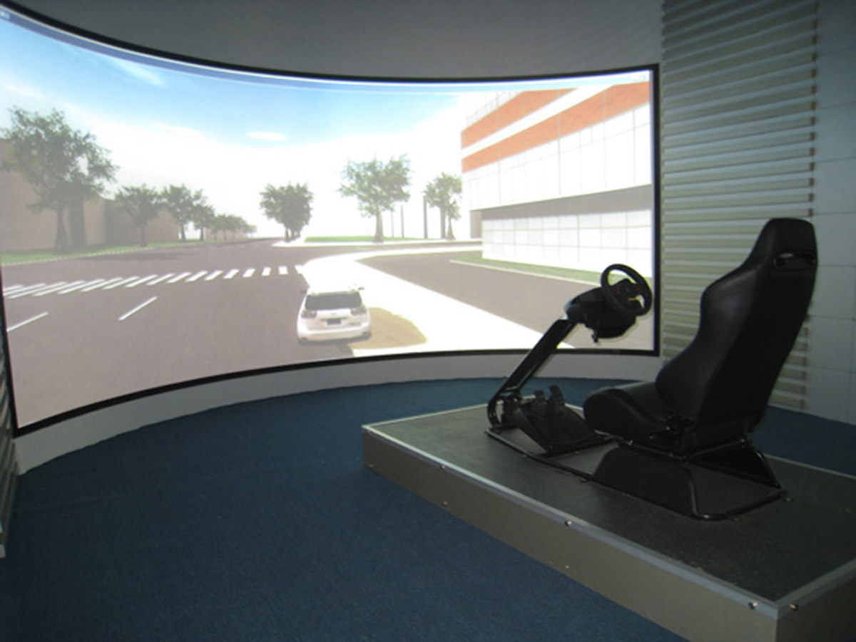 模拟体验虚拟驾驶利用现代高科技手段三维图像即时生成.jpg