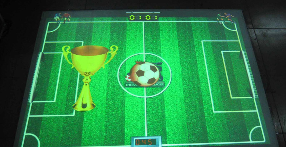 模拟体验互动足球游戏互动投影出租.jpg