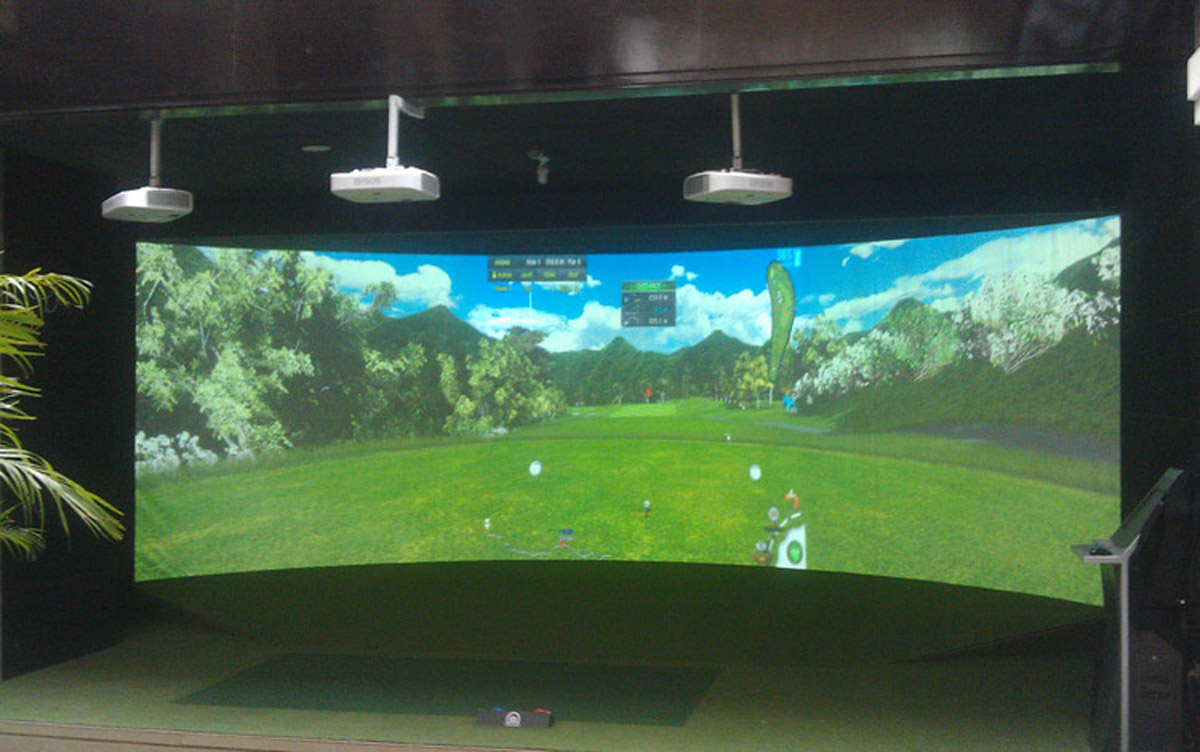 模拟体验高尔夫模拟设备.jpg