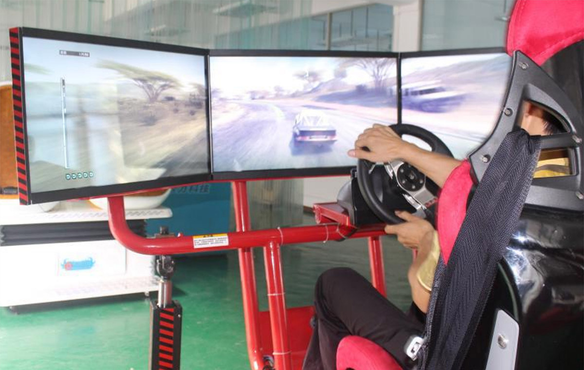 岳塘模拟体验F1三屏实感模拟赛车